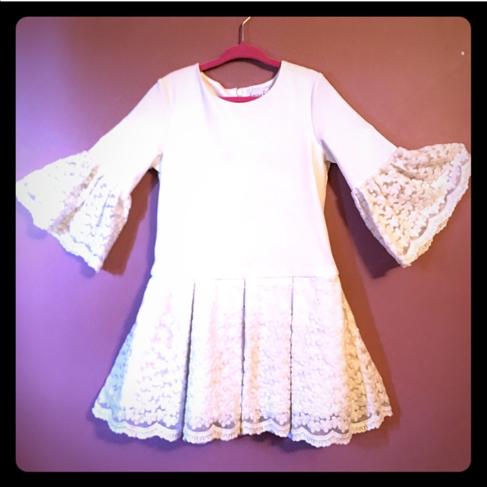 Chasing Fireflies cream dress 👗
